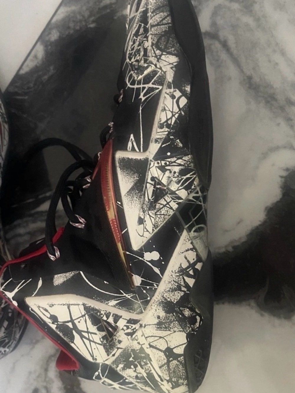 Nike Black and Red High-Top Basketball Shoes with Graphic White LeBron 11 Graffi - Picture 2 of 5